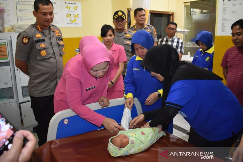  Kondisinya Menyedihkan, Warga Pekanbaru Temukan Bayi dalam Kardus